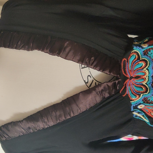 Sz 12, embroidered blouse - Picture 3 of 5